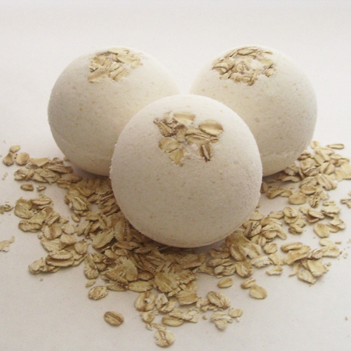 Oatmeal & Honey Bath Bomb